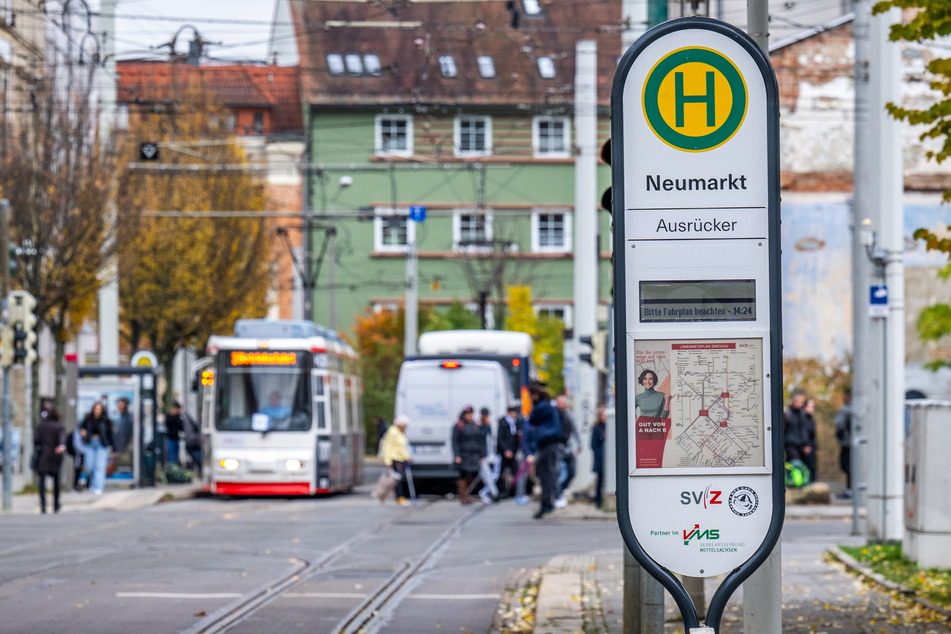 Der zentrale Umsteigepunkt von Bus auf Bahn in Zwickau: der Neumarkt.