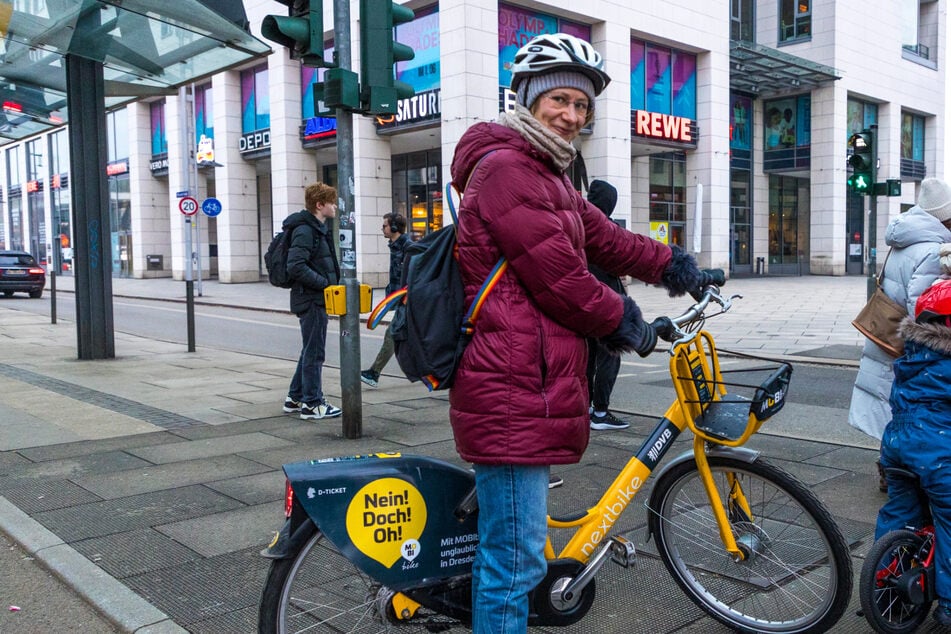 Kristina Meichsner (34) hat sich, auf Empfehlung der DVB, einfach kurzerhand ein MobiBike geschnappt und radelte so mit ihrem Sohn durch die Stadt.