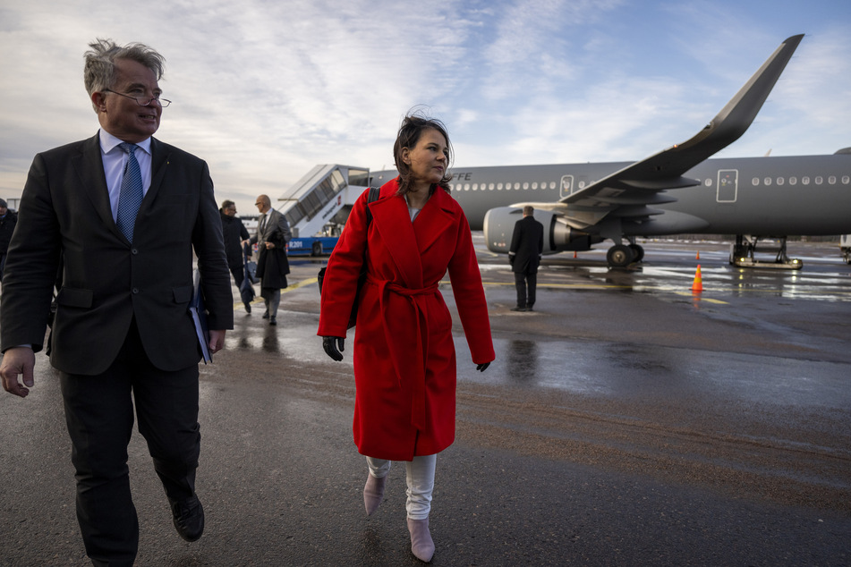 Außenministerin Annalena Baerbock ist für zwei Tage im Norden Europas zu Besuch - erst in Helsinki, dann am Dienstag (14. Februar) in Stockholm.