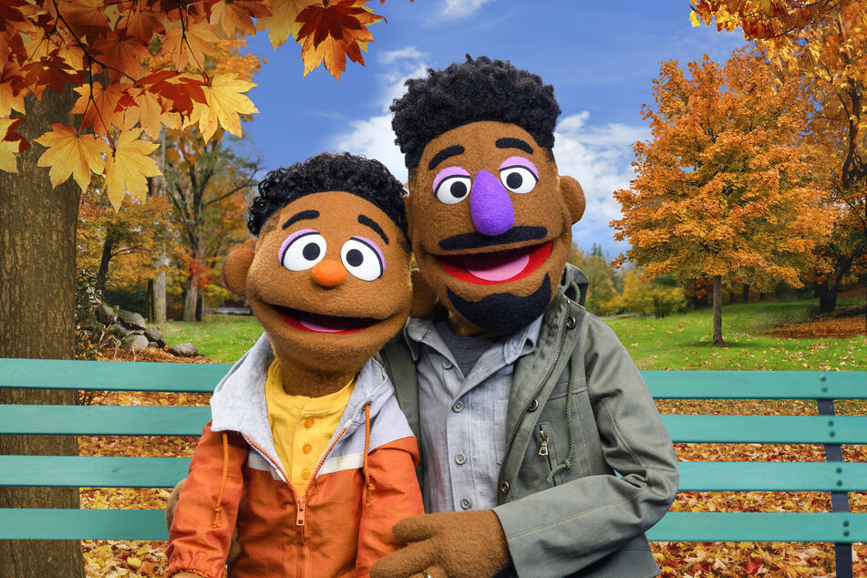 Wes und sein Vater Elijah sind die neuen schwarzen Puppen in der US-Ausgabe der "Sesamstraße".
