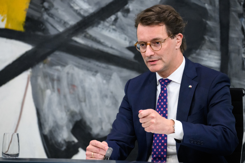Hendrik Wüst (47, CDU) will um 10 Uhr über das Milliarden-Entlastungspaket im Rahmen der Energiekrise sprechen.