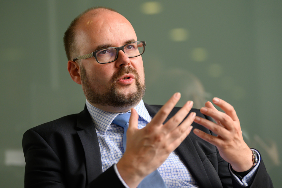 Sachsens Kultusminister, Christian Piwarz (46, CDU), will die Quarantäne-Regeln für Schulklassen auf das Notwendigste begrenzen.