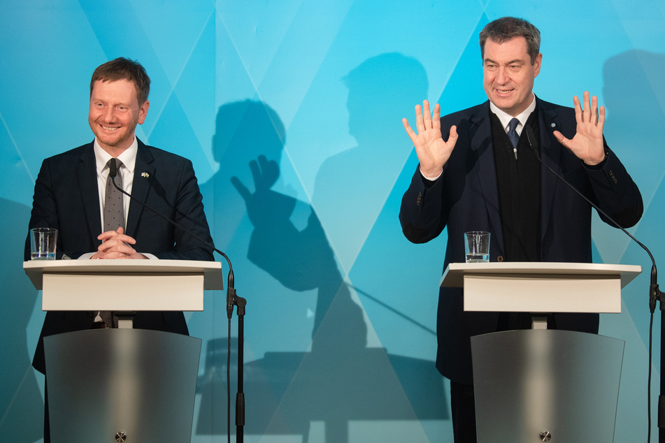 Bayerns Ministerpräsidenten Markus Söder (r.) und sein sächsischer Kollege Michael Kretschmer wollen enger zusammenarbeiten.