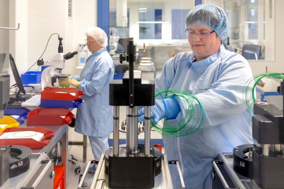 Die Mittweidaer Firma Advanced Fiber Tools sucht gerade Mitarbeiter für die Montage medizinischer Laborsonden.