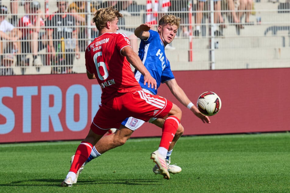Gegen Ipswich Town hat es gleich viermal im Kasten von Union Berlin eingeschlagen.