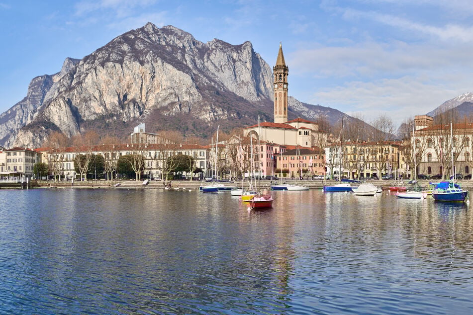 Der Vater sprang in Lecco ins Wasser, um seine Kinder zu retten, und tauchte nicht mehr auf. (Symbolbild)