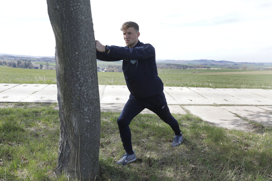 Tim Campulka (21) hat sich über die Feiertage bei seiner Familie fit gehalten. Jetzt freut er sich, dass das Mannschaftstraining endlich wieder beginnt.