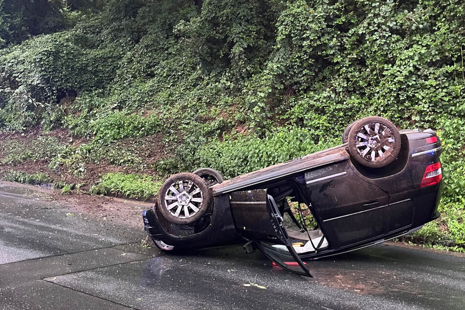 Der Fahrer blieb trotz der Schwere des Unfalls unverletzt.