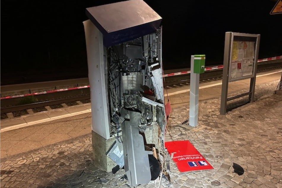 Am Bahnhof Gommern wurde ein Fahrkartenautomat gesprengt.