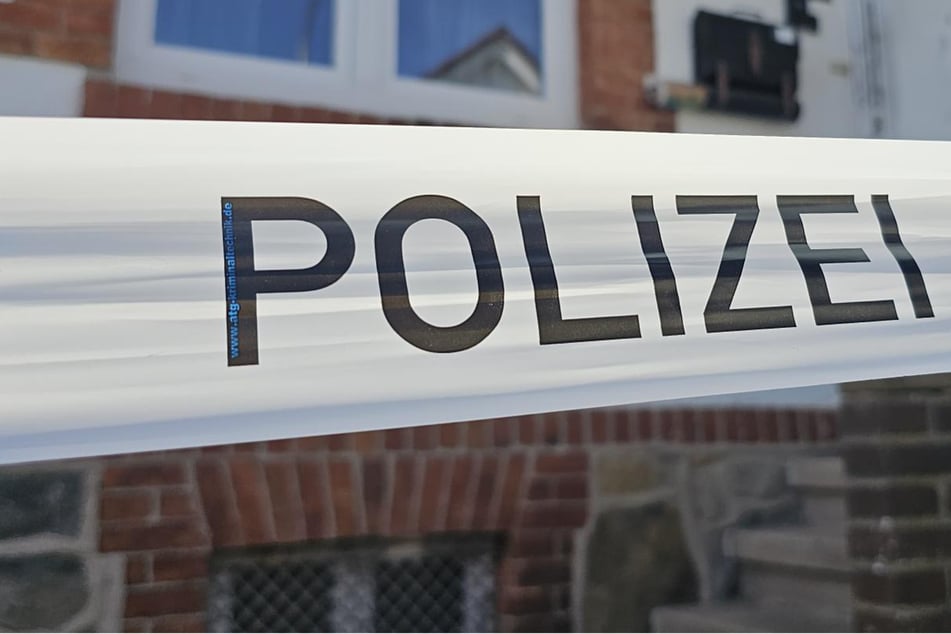 Doppelmord! Frau und Mann tot, zwei Verdächtige nach Festnahme wieder frei