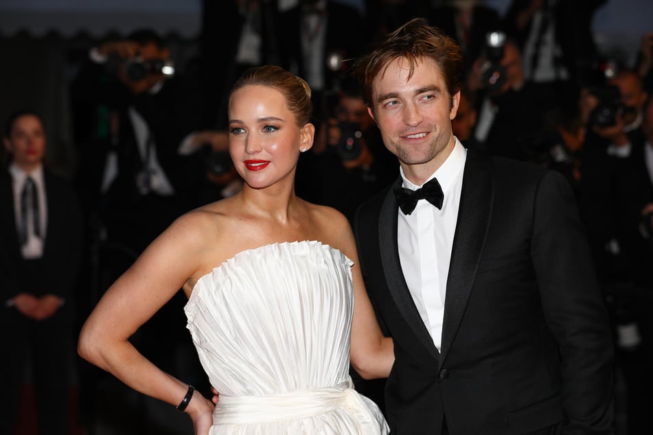 An der Seite von Jennifer Lawrence spielt Robert Pattinson (39) in "Die, My Love".