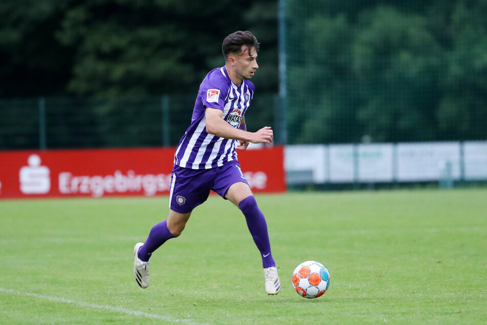 Offensivspieler Nicolas Kühn (21) wird wegen einer muskulären Verletzung nicht gegen den FC St. Pauli auflaufen können.