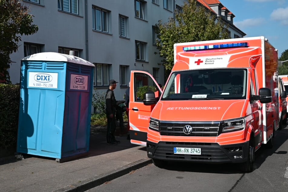 Der Rettungsdienst war am Donnerstagmittag in der Adolf-Wagner-Straße in Hamburg-Eißendorf im Einsatz.