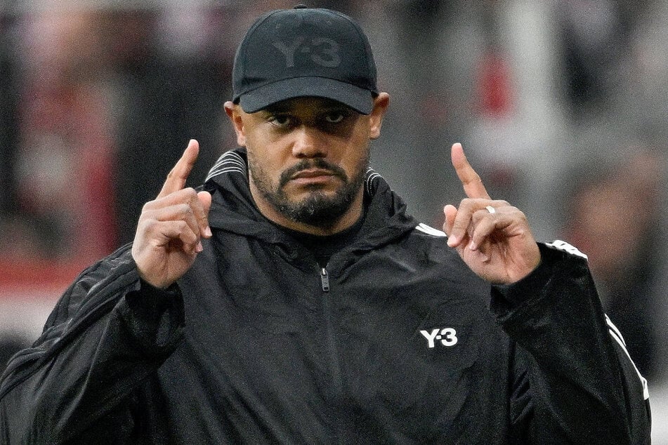 A oder B, Urbig oder Prescott? Bayern-Trainer Vincent Kompany (39) verrät, wer im Kasten stehen soll.