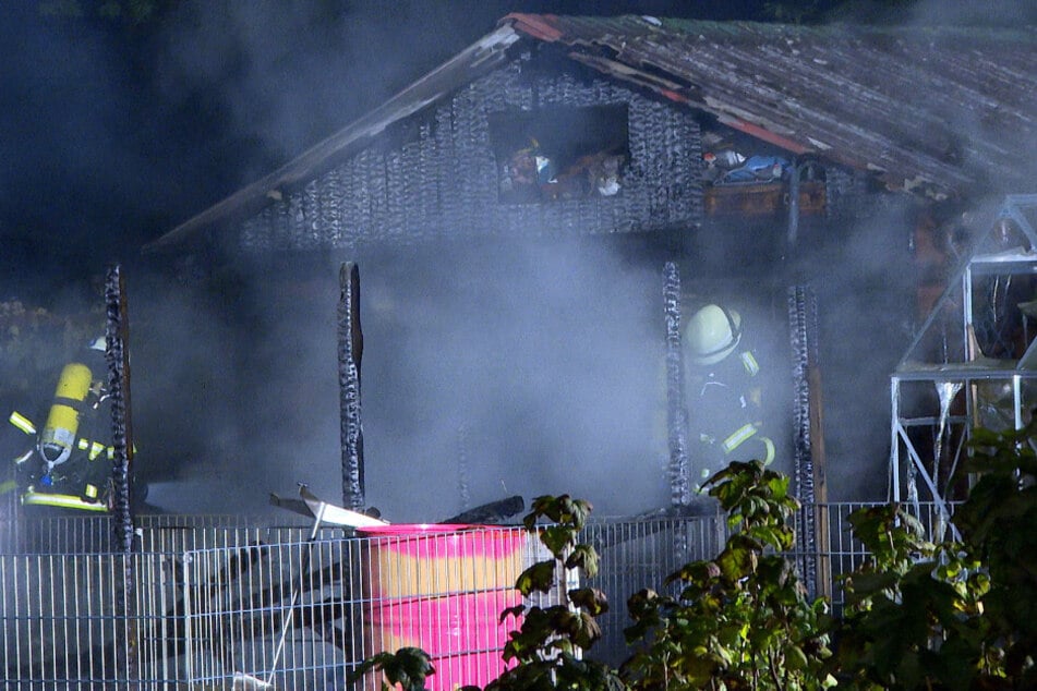 Die Feuerwehr konnte eine Ausbreitung des Brandes mit vereinten Kräften verhindern.