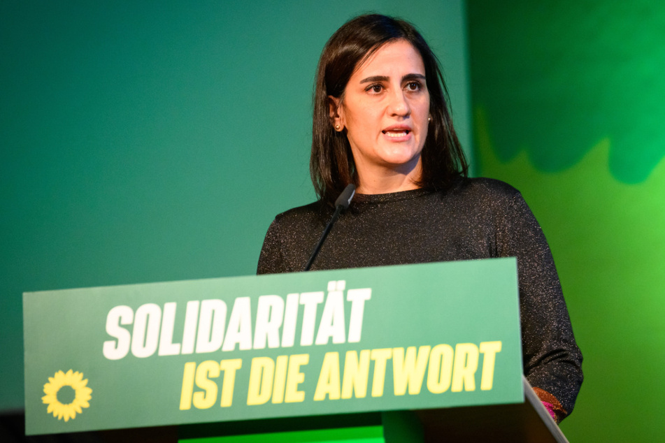 Hamburgs Grünen-Chefin Maryam Blumenthal (38) übt schwere Kritik an den Machthabern im Iran.