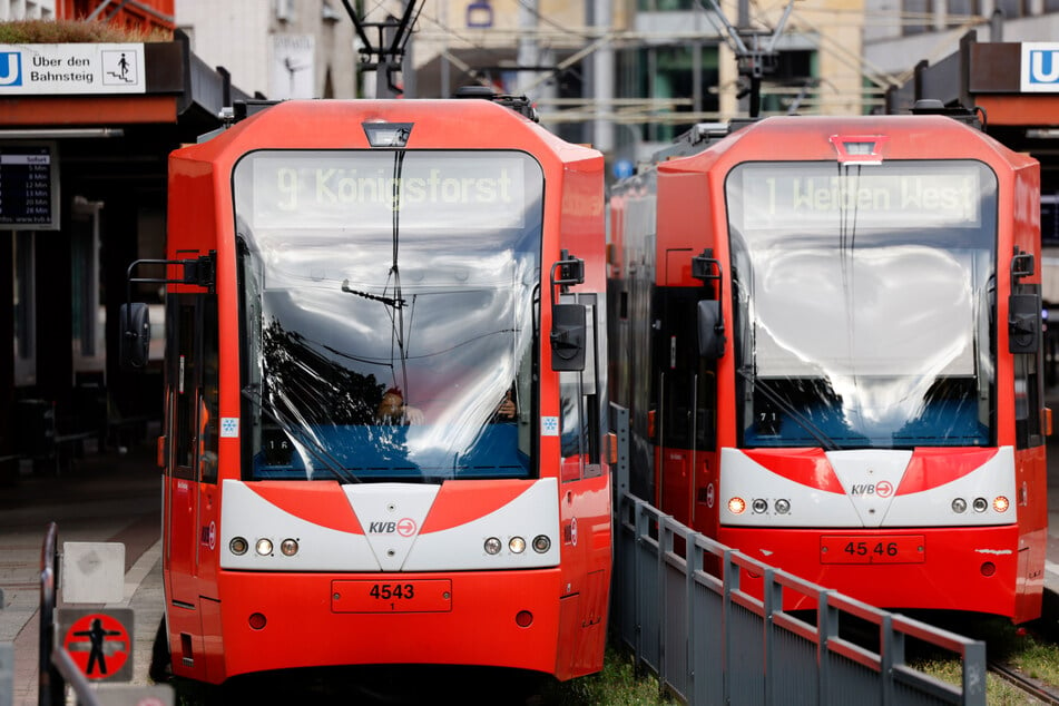 Horror-Unfall in Kölner Innenstadt: Mann von Stadtbahn erfasst