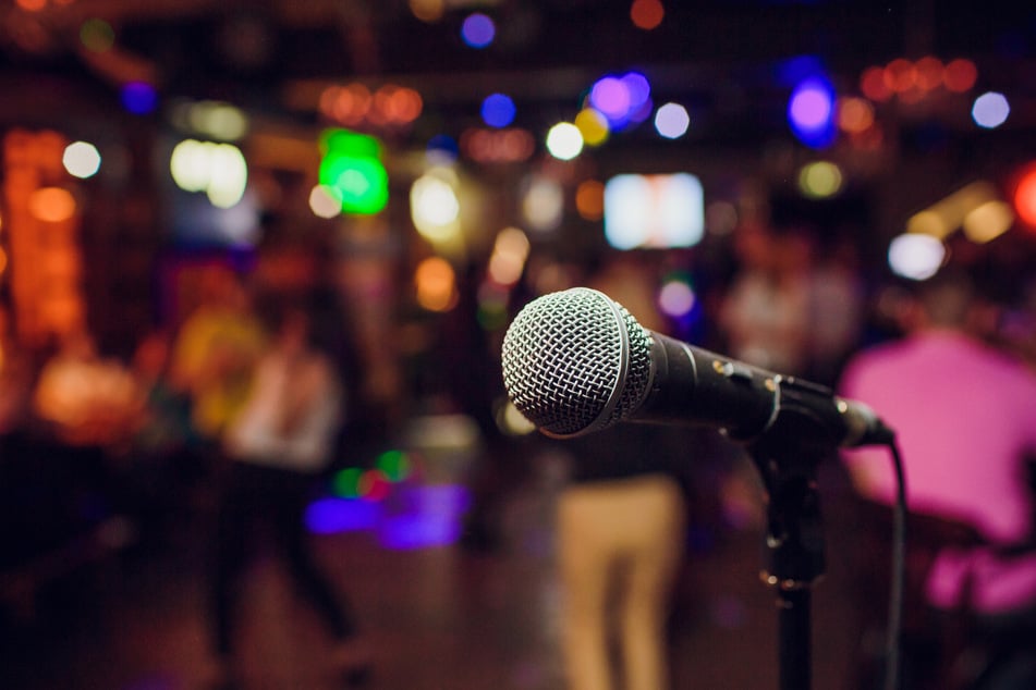 Das Café Westen lädt am Samstag zum Singer-Songwriter-Konzert. (Symbolbild)