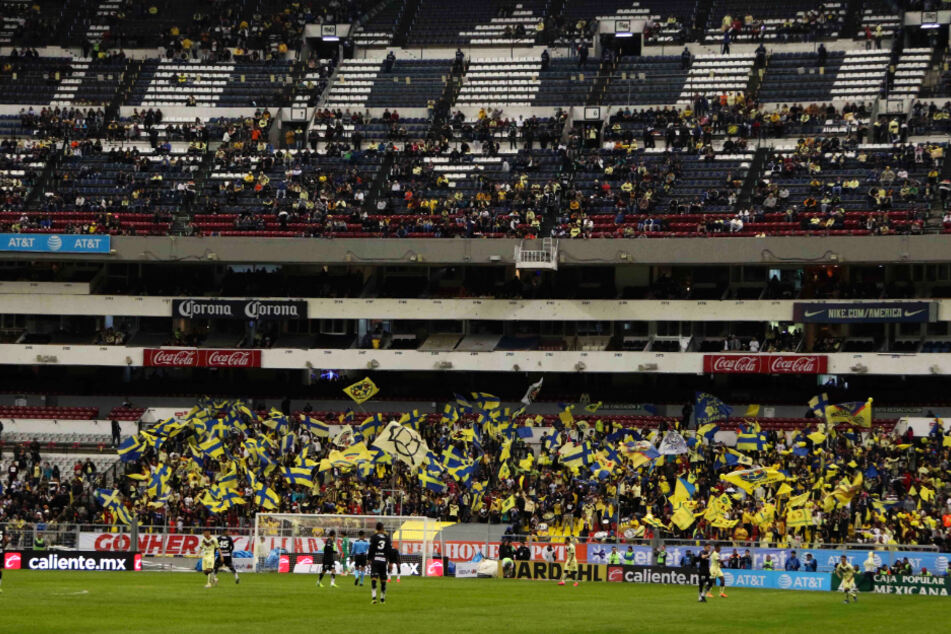 Viele leere Plätze im legendären Aztekenstadion: Bei der Partie zwischen CF America und dem FC Juarez waren nur 20.816 von 81.070 Plätzen belegt, obwohl bei den Hausherren aus Mexiko-Stadt mehrere Nationalspieler auf dem Rasen standen.