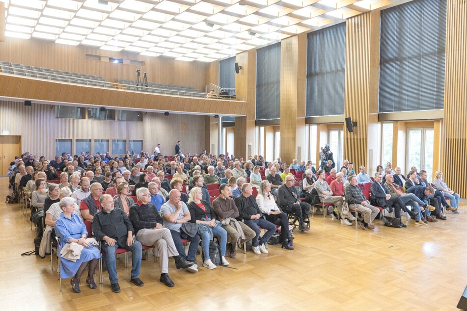 Mehr als 200 Teilnehmer besuchten die Veranstaltung im Rathaus.