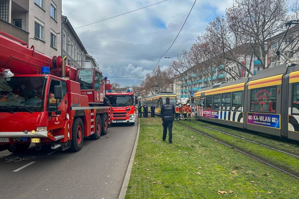 Die Feuerwehr, Polizei sowie Rettungskräfte rückten im Großaufgebot an.