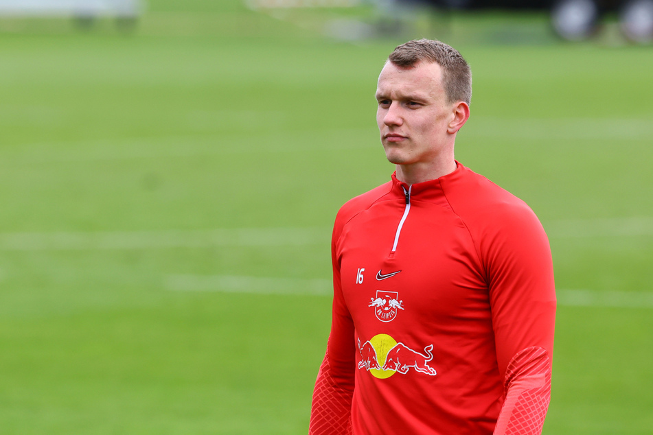 Durch einen Muskelbündelriss im Oberschenkel verpasste Lukas Klostermann (27) große Teile der Vorbereitung von RB Leipzig.