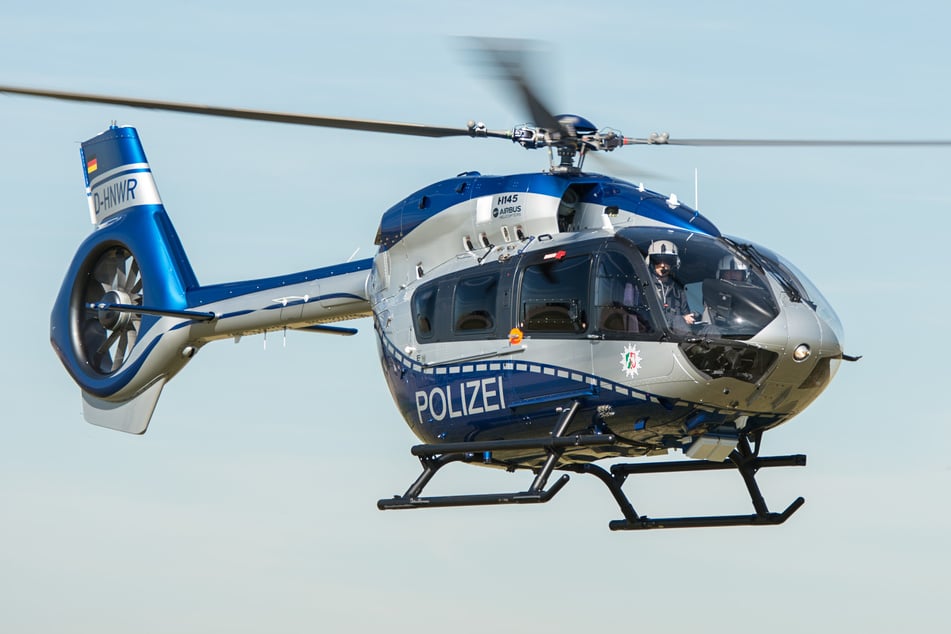Trotz Fahndung mit einem Hubschrauber konnte die Polizei das flüchtige Trio bislang nicht ausfindig machen. (Symbolbild)