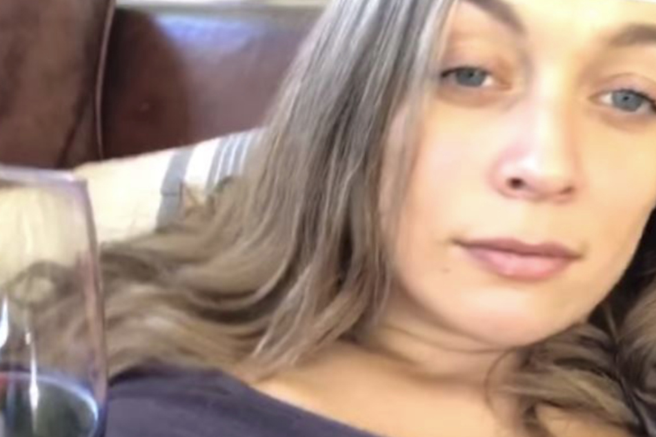 Frau macht blöden Fehler und Millionen lachen sie aus