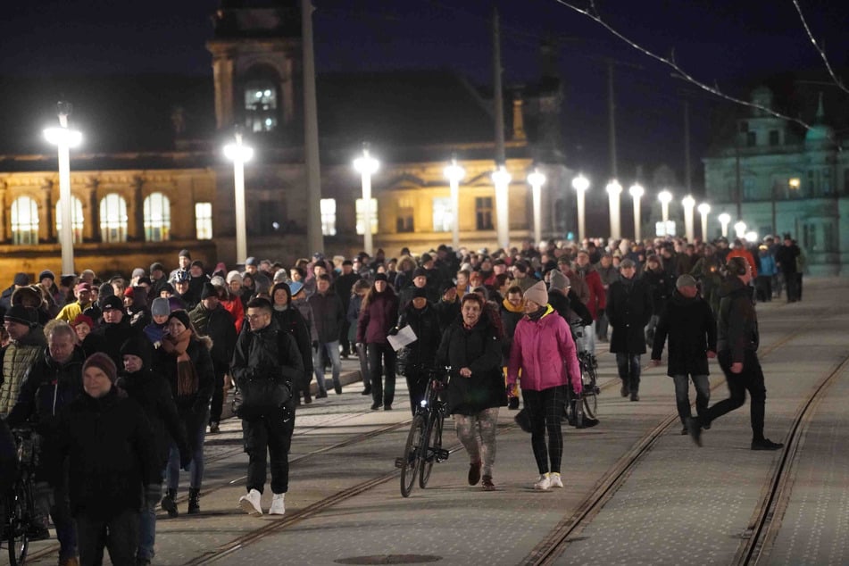 Wieder einmal zogen Gegner der Corona-Maßnahmen durch Dresden, diesmal blieb der Protest friedlich.