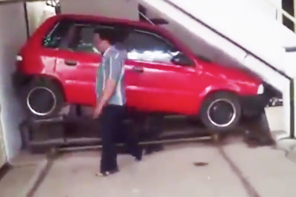 So kriegt dieser Mann immer einen Parkplatz vor seinem Haus