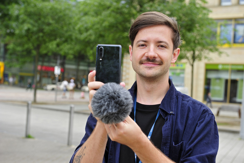Redakteur Philipp Köhler befragt aktuell Chemnitzer Bürger für ein neues Social-Media-Format auf Instagram.
