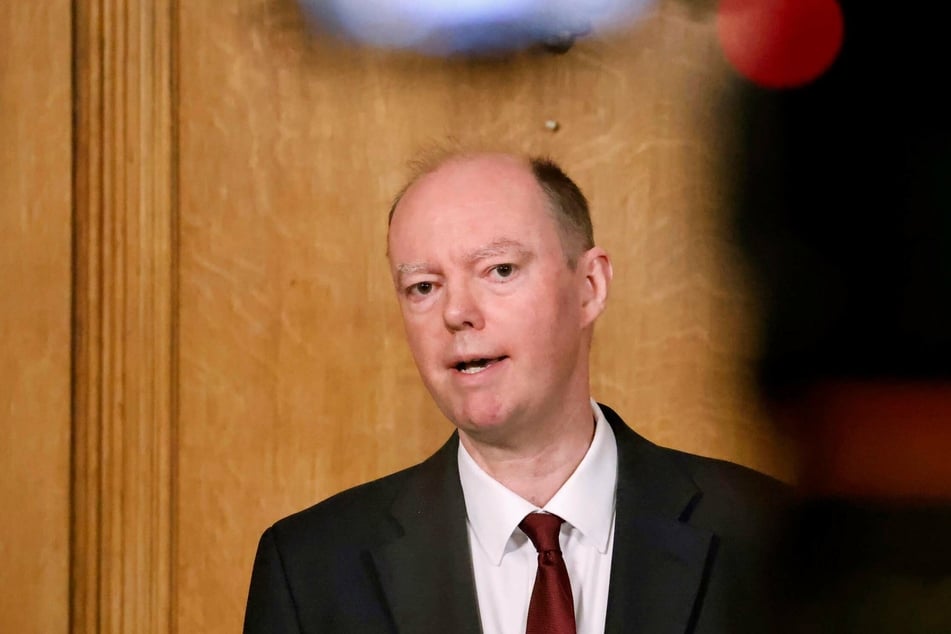 Chris Whitty, medizinische Berater der britischen Regierung, spricht während einer Pressekonferenz in Downing Street.
