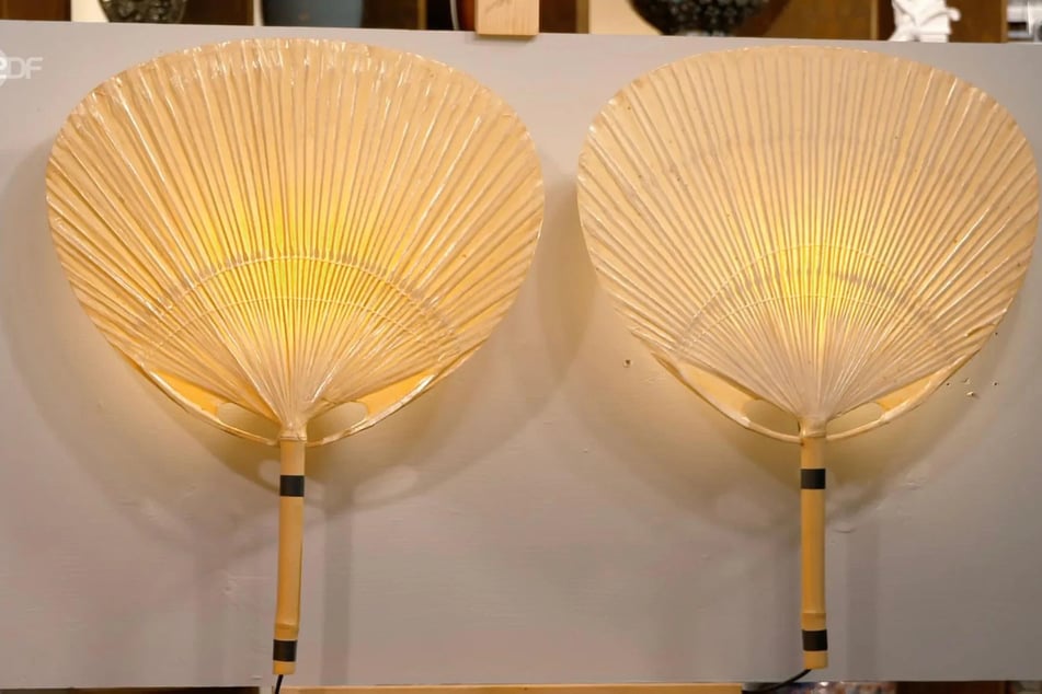 Entworfen wurden die Leuchten vom deutschen Lichtdesigner Ingo Maurer.