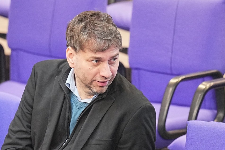 Stefan Gelbhaar (48, Grüne) hat den Streit mit dem Rundfunk Berlin-Brandenburg (rbb) ohne Gerichtsprozess beendet.