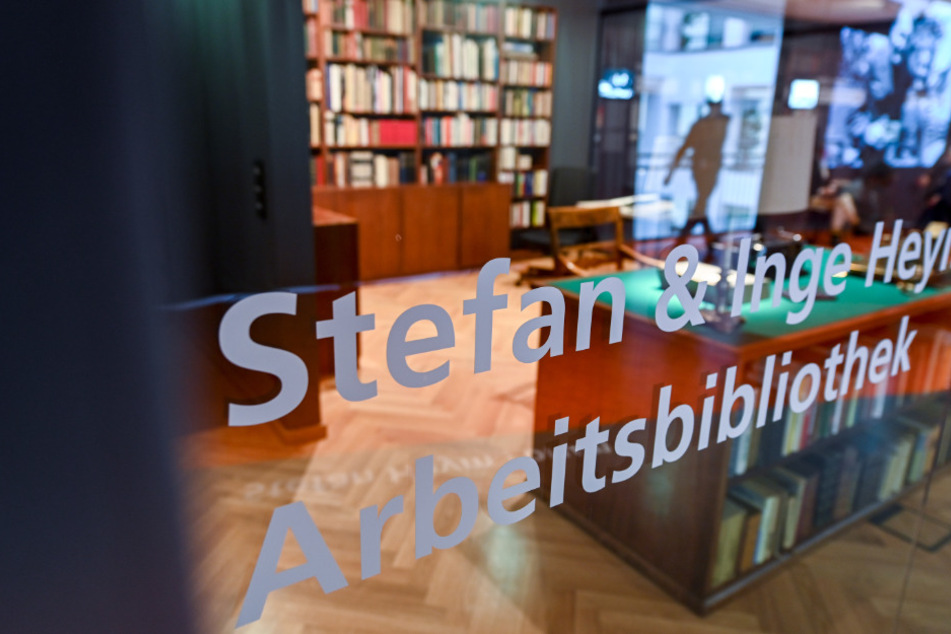 Im Zentrum des Stefan-Heym-Forums steht die Original-Arbeitsbibliothek von Stefan und Inge Heym.