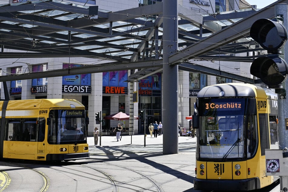 Postplatz teilweise dicht: Straßenbahnen und Autofahrer müssen diese Umleitung fahren