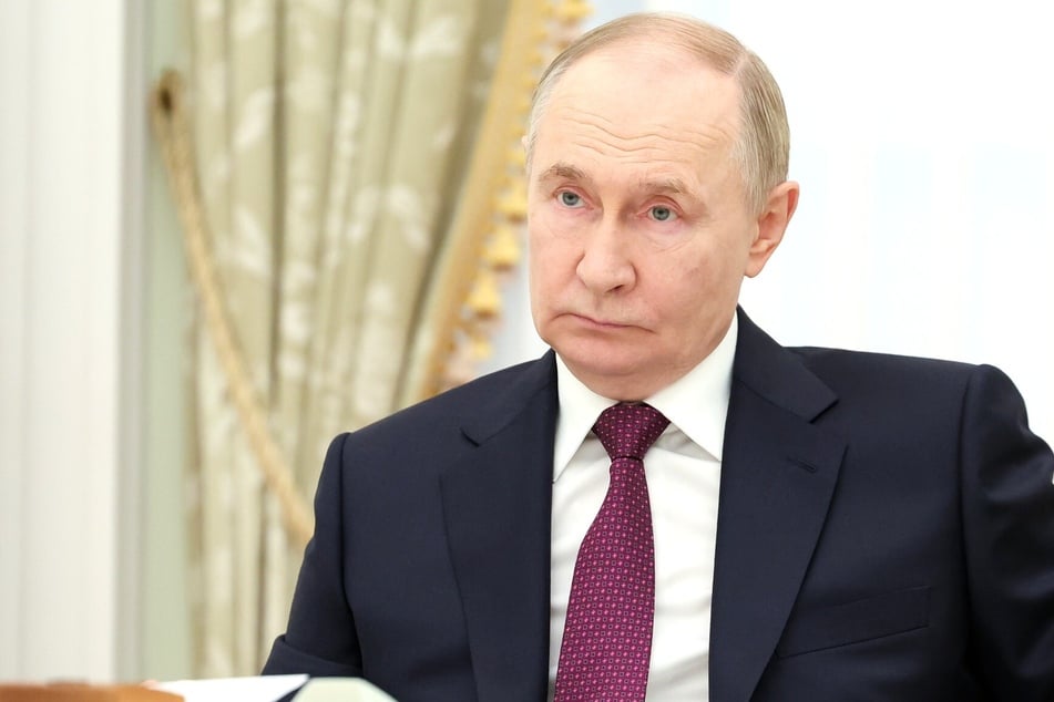 Die russische Führung unter Kremlchef Wladimir Putin (72) pocht auf das Besprechen der Friedens-Positionspapiere bei der dritten Verhandlungsrunde.