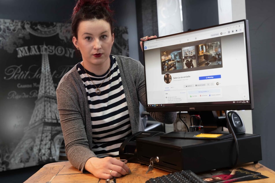 Friseursalon-Inhaberin Sarah Leistner (27) hat einen neuen Account für ihr Geschäft angelegt, nachdem Facebook das alte Konto dauerhaft entfernt hatte.