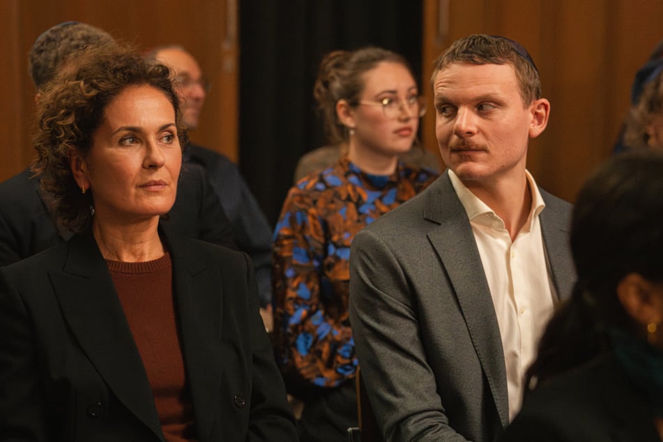Sarah Frankfurter und ihr Kollege Jakob Loose haben einen One-Night-Stand und treffen sich kurz darauf am Tatort wieder.