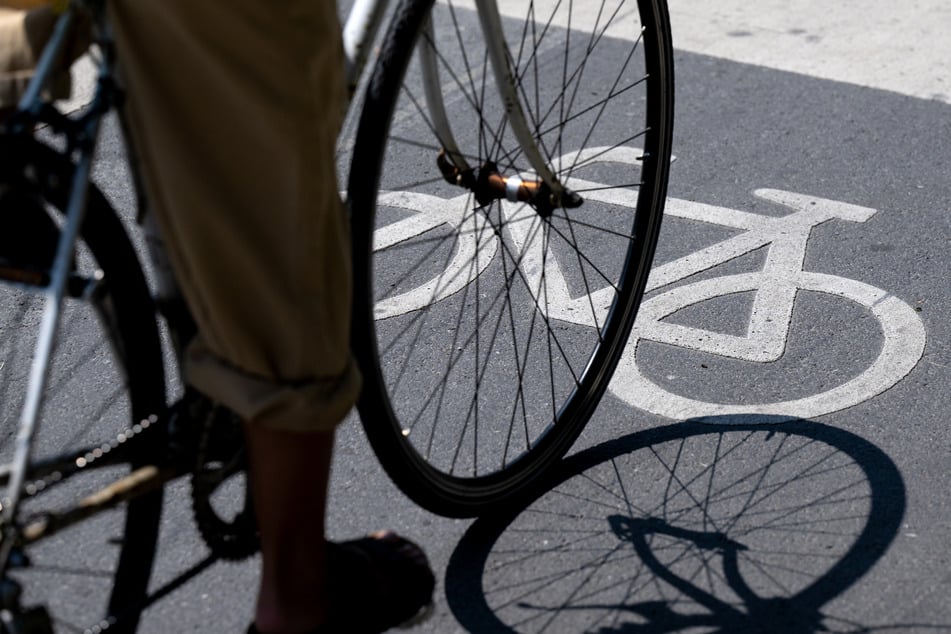 Ein gesicherter Weg soll den Radfahrern an der Schwanthalerstraße helfen. (Symbolbild)