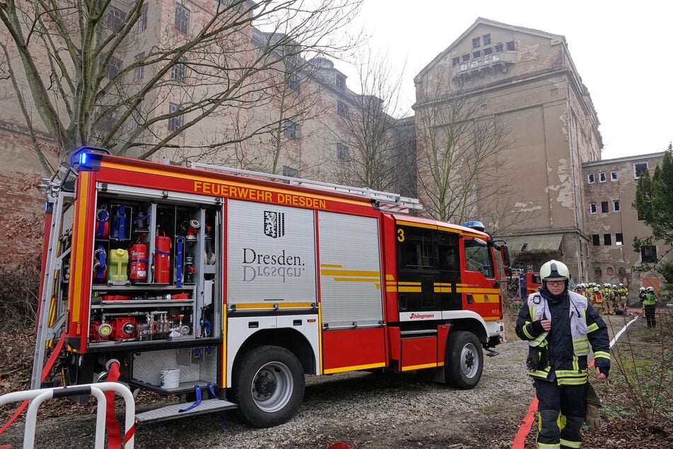 Die Feuerwehr ist vor Ort.