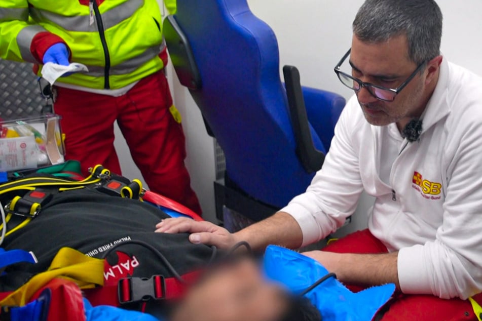 Notfall in Fast-Food-Laden: Mitarbeiter kippt regungslos um