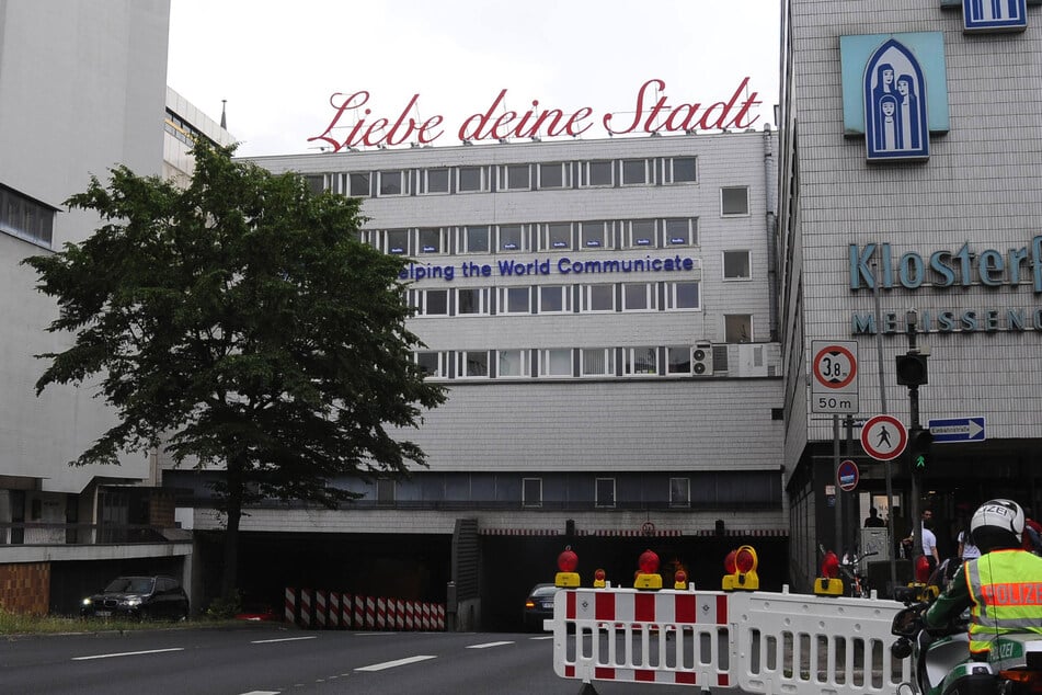 Am ehemaligen "Liebe deine Stadt"-Haus werden in den kommenden Wochen Fassadenarbeiten durchgeführt. In der Zeit kommt es zu massiven Verkehrseinschränkungen.