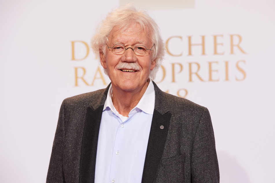 Carlo von Tiedemann (79) bei der Verleihung des Deutschen Radiopreis im Jahr 2018. Seit mehr als 50 Jahren arbeitet der Moderator für den NDR, ist vor allem im Hörfunk zu hören.