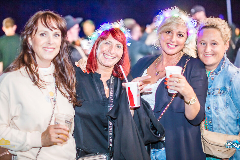 Mit der Doppeldecker-Aktion bekommt Ihr beim Forever Young Open Air zwei Drinks zum Preis von einem.