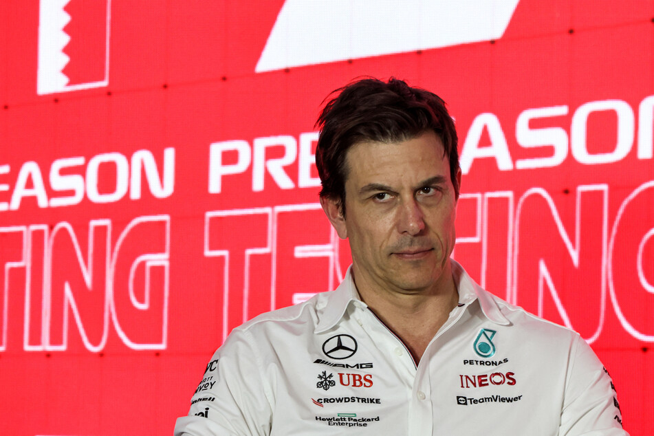 Mercedes-Teamchef Toto Wolff (51) droht Ärger vonseiten der FIA.