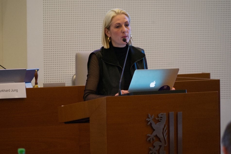 Unter anderem Grünen Stadträtin Anne Vollerthun kritisierte, dass die Maßnahmen die bestehenden Probleme lediglich verschieben würden.