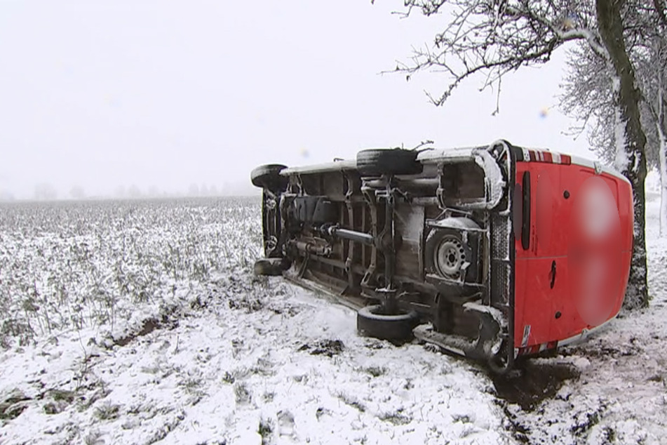 Winterdienst hat alle Hände voll zu tun: Mehrere Glätte-Unfälle bei Leipzig