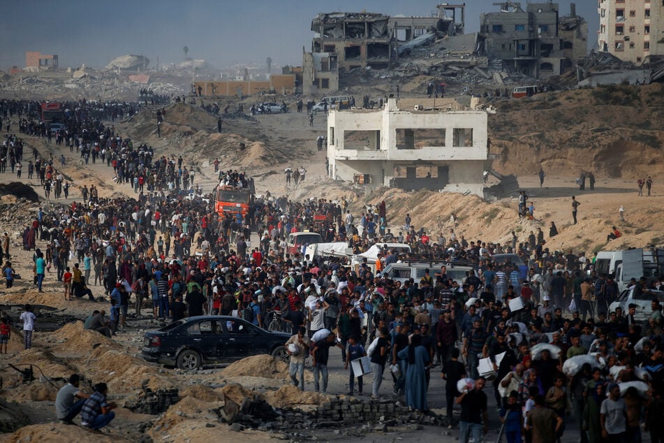 President Donald Trump said a new ceasefire deal in Gaza "is very close" as the mass killing of Palestinians continues.