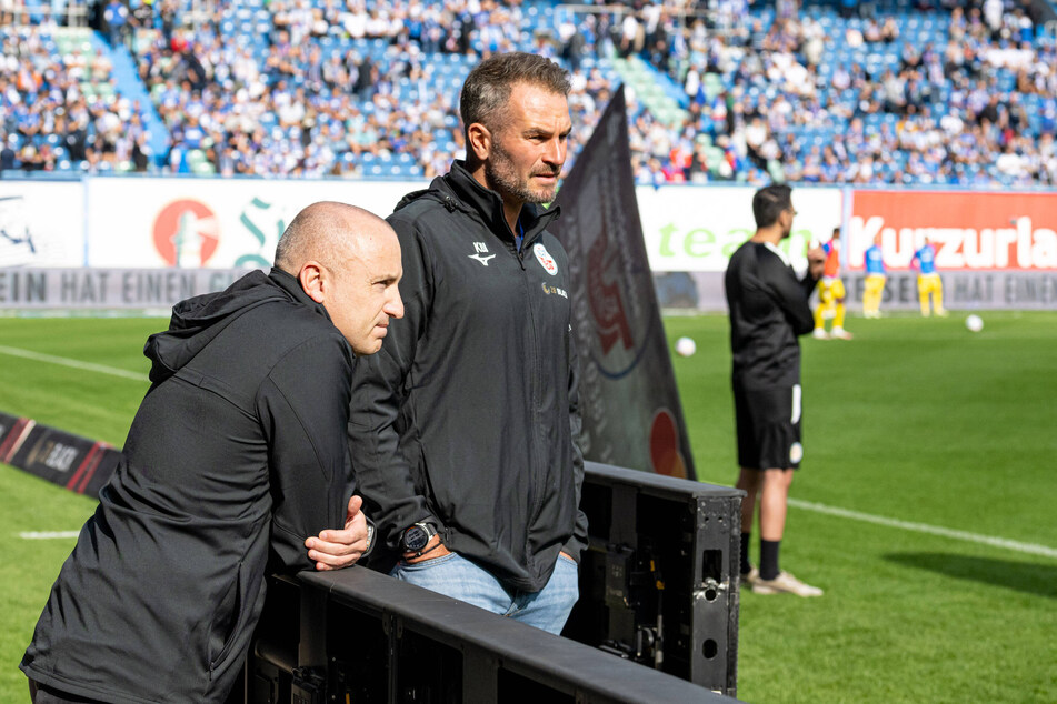 Vor dem Kahlschlag im Trainerteam hatte sich Hansa bereits von Sportdirektor Kristian Walter (39, r.) und Vorstand Robert Marien (43, l.) getrennt.